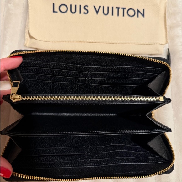 Louis Vuitton Black Monogram Zippy Wallet - Picture 2 of 3